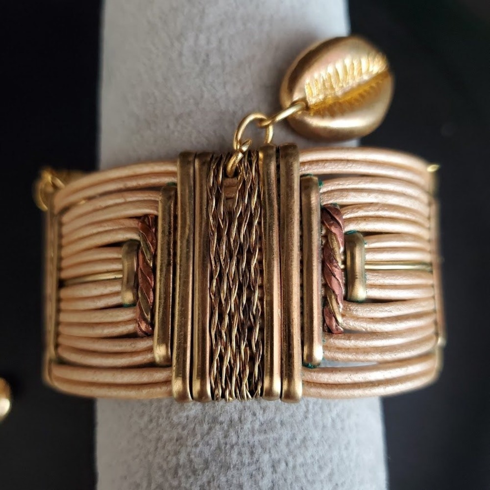 Boho Cowrie Shell Jewelry Set Necklace Cuff Bracelet Earrings Gold‎ Tone Tan - Picture 5 of 11